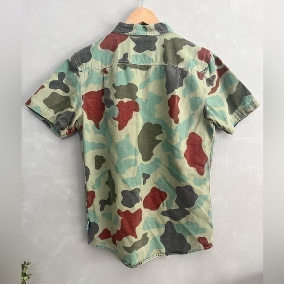 MODERN AMUSEMENT | Button Down Shirt Military Style Print Camo Size Small - Picture 6 of 9